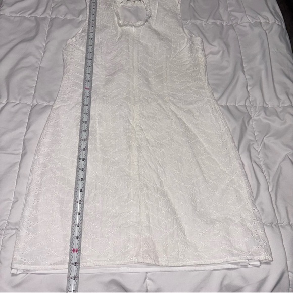 Sail to Sable White Eyelet Sleeveless Dress Size Medium - Picture 7 of 9